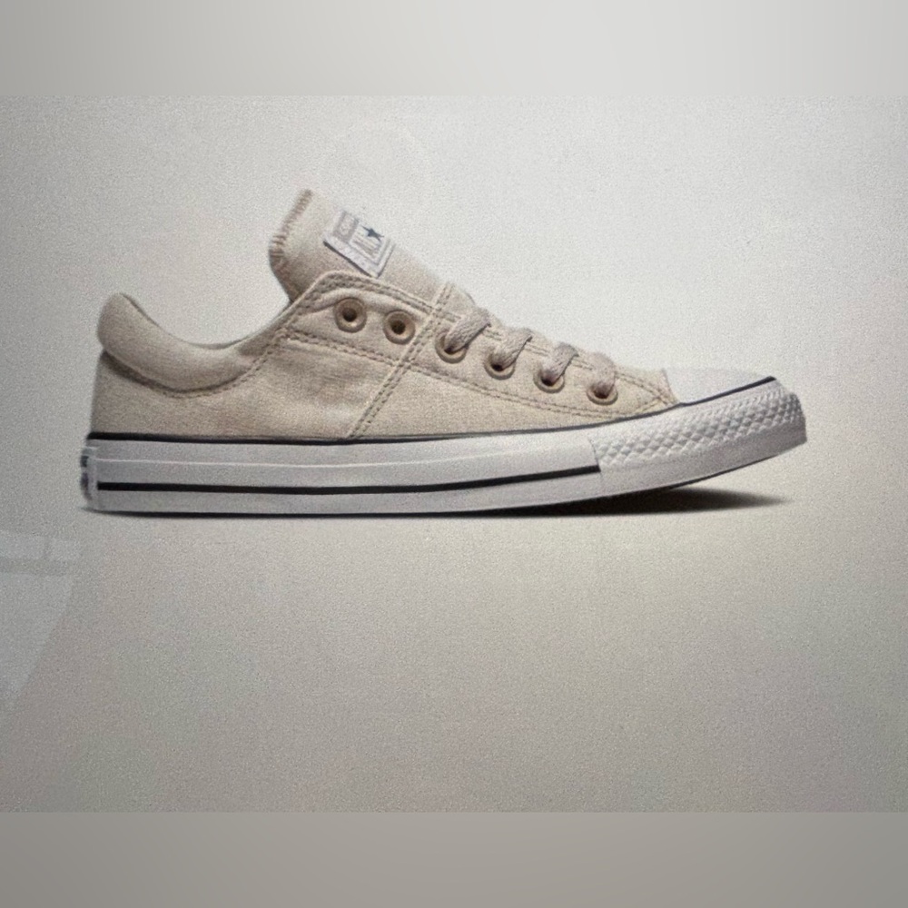 (W, Size US 9) Converse Chuck Taylor All Star Madison Ox Women’s Sneakers